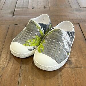 Native Jefferson gray marble waterproof sneakers